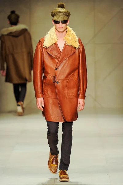 Look 7